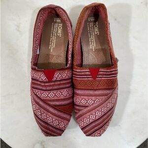 TOMS‎ Red Aztec Patterned Slip-On Shoes Size 6.5